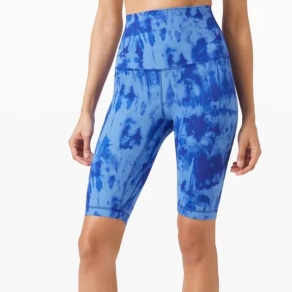 Lululemon Super High rise Align Shorts 10" size 4